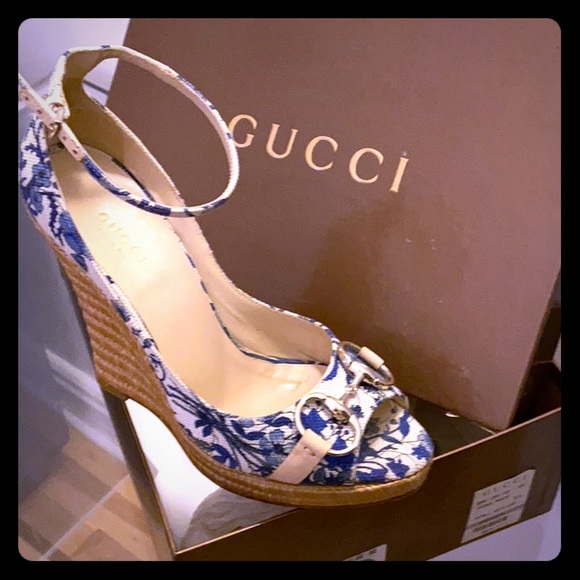 Gucci Blue and Cream Wedge Sandals with Floral Design - Picture 1 of 5